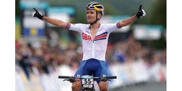 Tom Pidcock remporte l'Amstel Gold Race